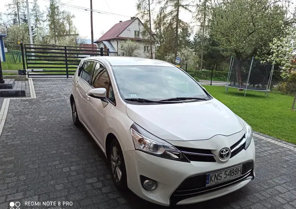 grybów Toyota Verso cena 25000 przebieg: 325000, rok produkcji 2015 z Grybów